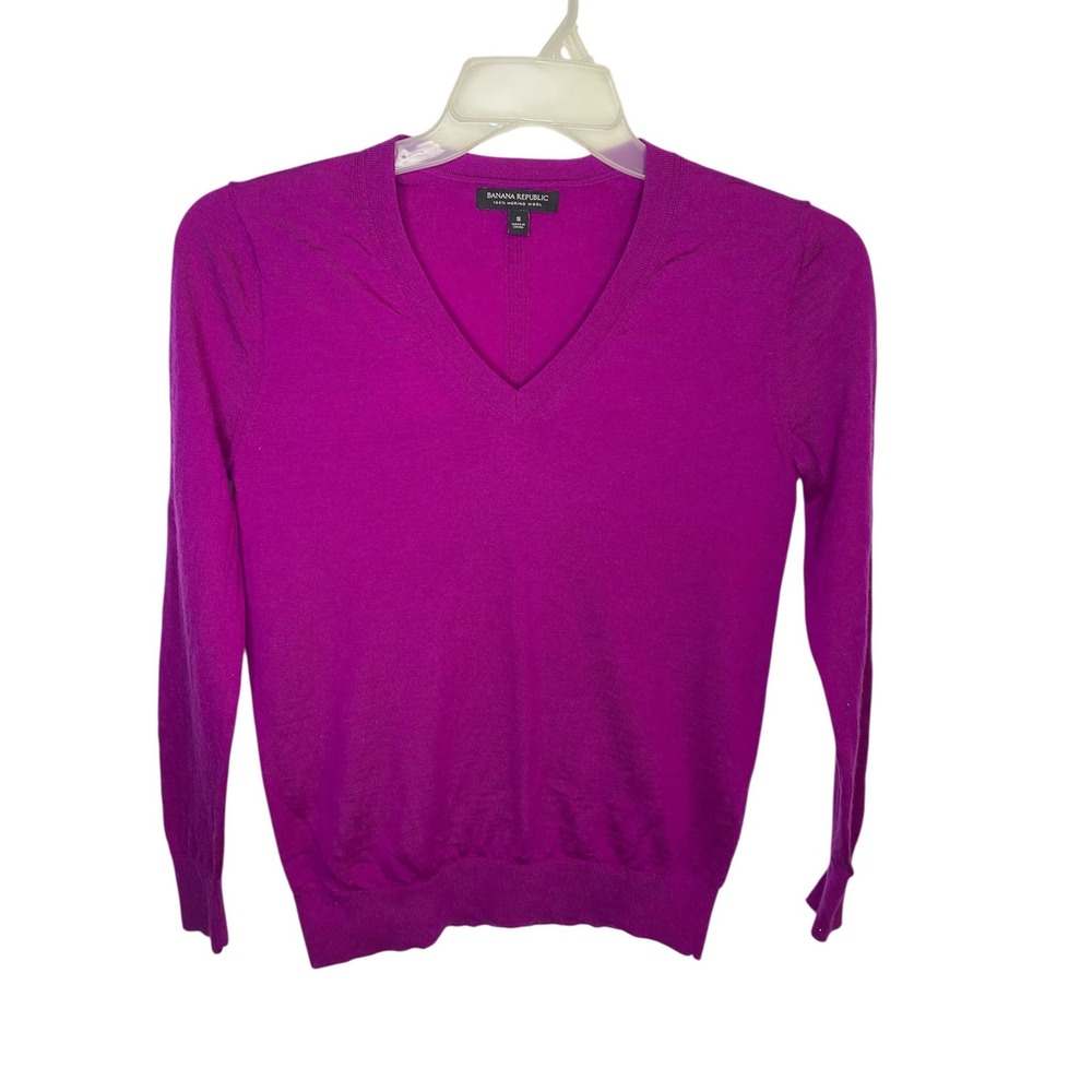 Banana Republic Womens V-Neck Sweater 100% Merino Wool Magenta Pink Size Small